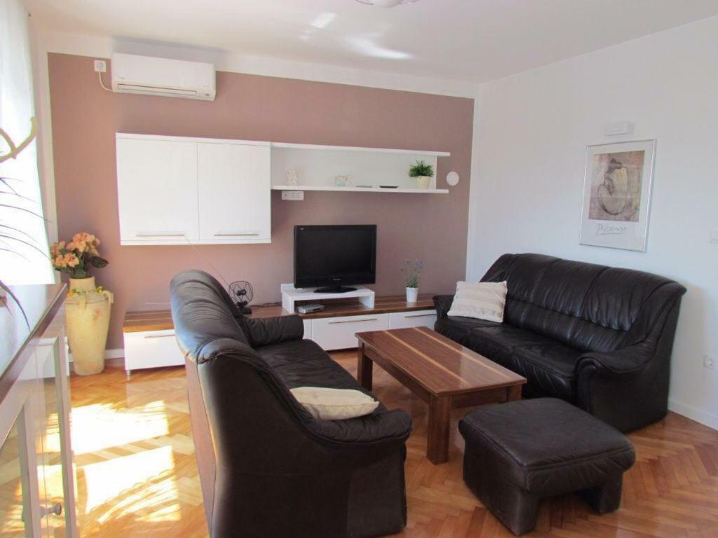 Apartment Lenka Senj  Esterno foto